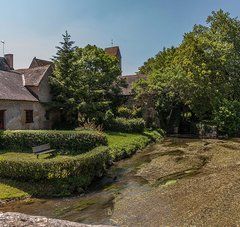 Asnieres sur Vègre  village