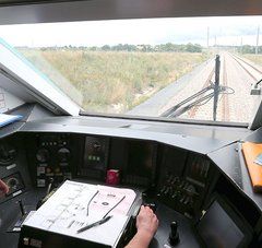 conducteur de train dans cabine